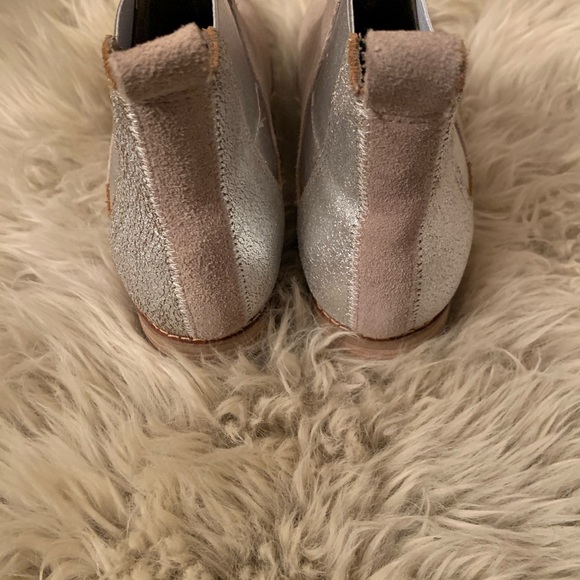 Toms Women's Ella Desert Taupe Suede boots - Picture 10 of 14